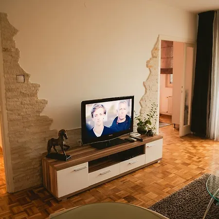 Apartment Arena White
